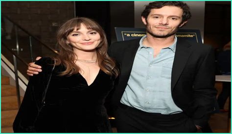 How tall is Adam Brody